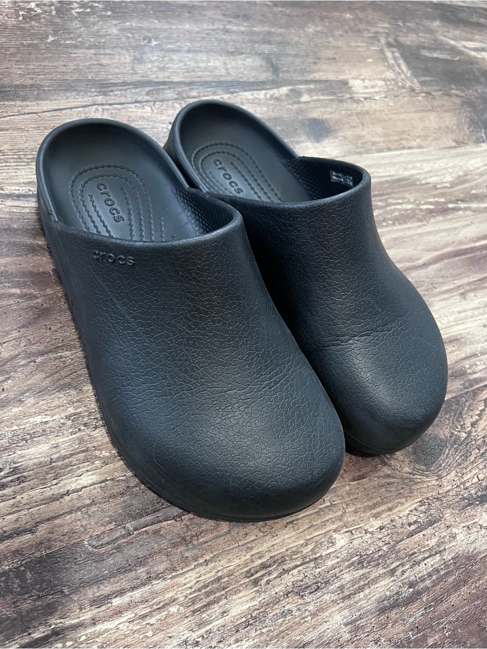 Crocs Bistro Black Slip Resistant Work Clogs Women’s 8 Men’s 6 Nursing Kitchen